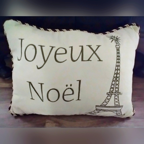 NWOT (3) Embroidered Holiday Pillow Set - Picture 5 of 11